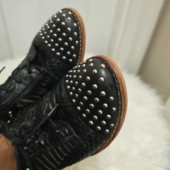 Sam Edelman Jayden Oxford Silver Studded Black Leather Flat Shoe Women’s Sz 5M🌴 - Picture 4 of 7